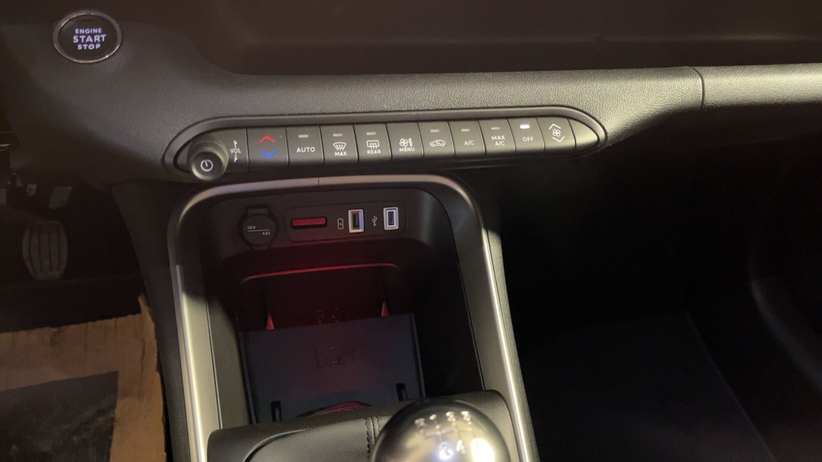 Jeep Avenger 1.2 turbo Summit fwd 100cv (9)