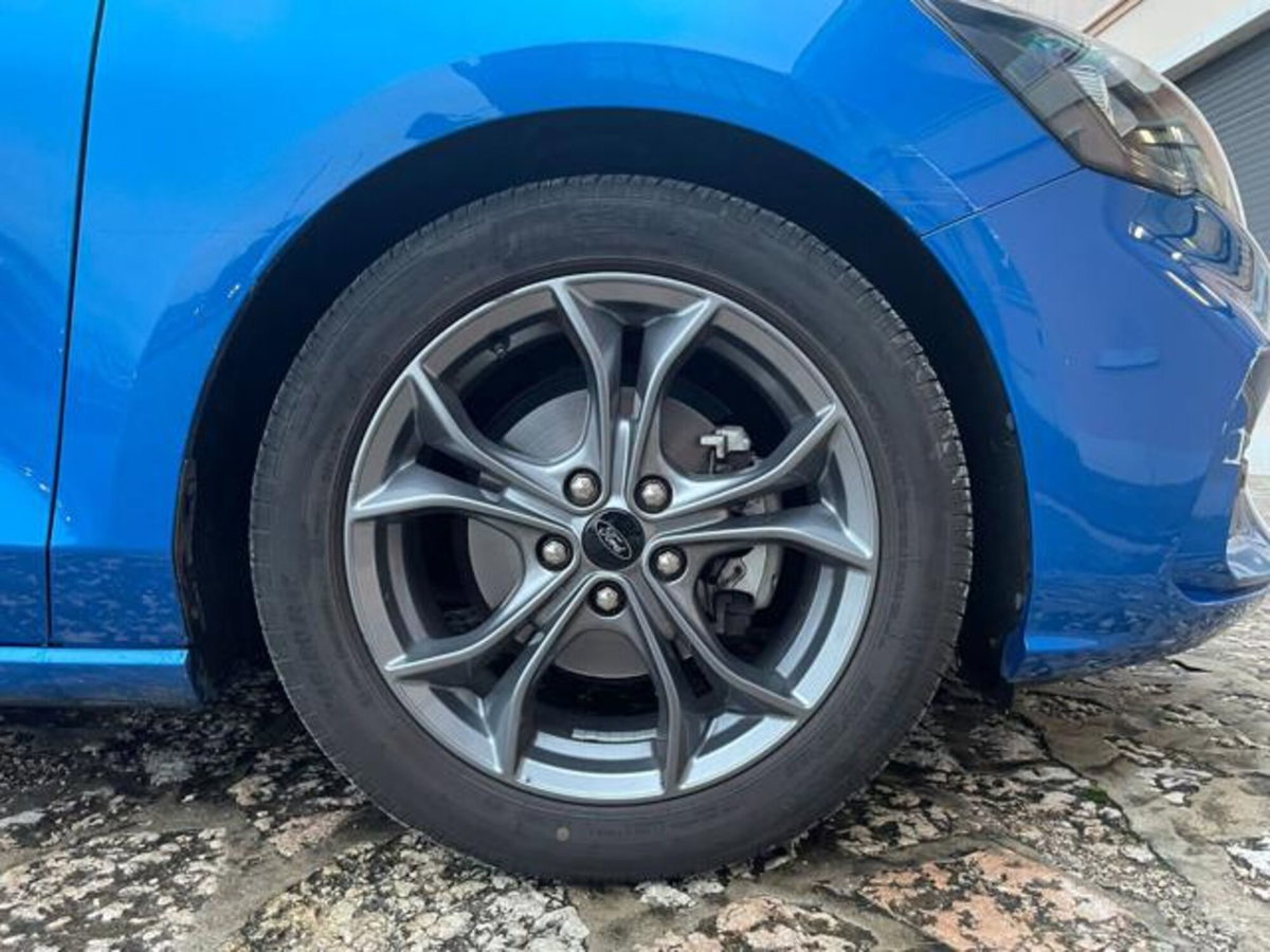 Ford Focus 1.0 EcoBoost Hybrid 125 CV Power. 5p. ST-Line Style (14)