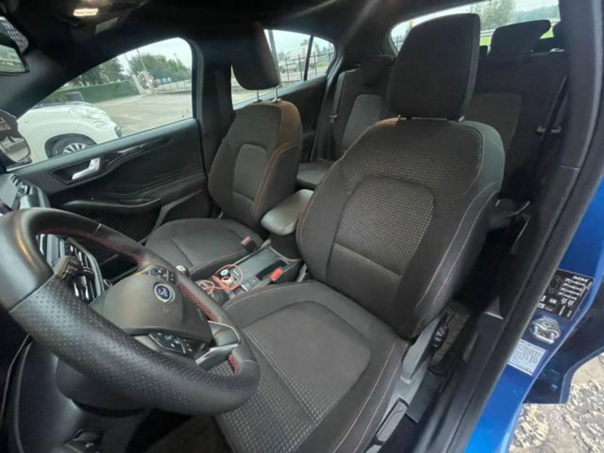 Ford Focus 1.0 EcoBoost Hybrid 125 CV Power. 5p. ST-Line Style (19)