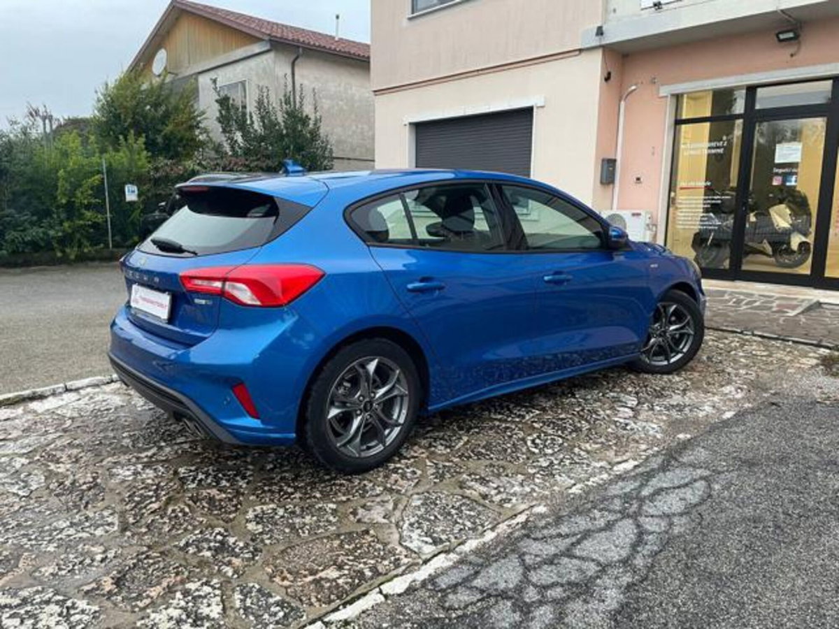 Ford Focus 1.0 EcoBoost Hybrid 125 CV Power. 5p. ST-Line Style (3)