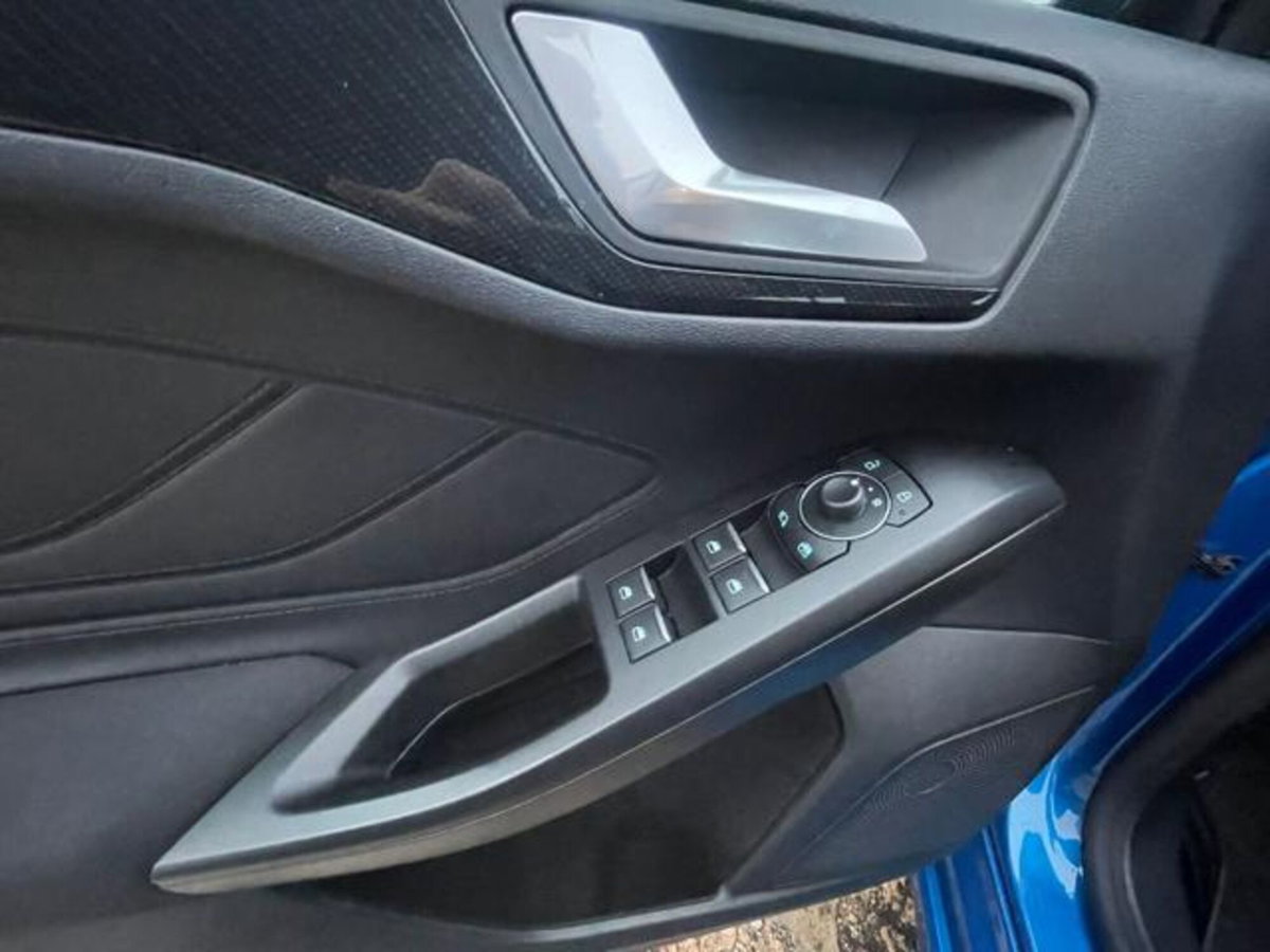 Ford Focus 1.0 EcoBoost Hybrid 125 CV Power. 5p. ST-Line Style (20)