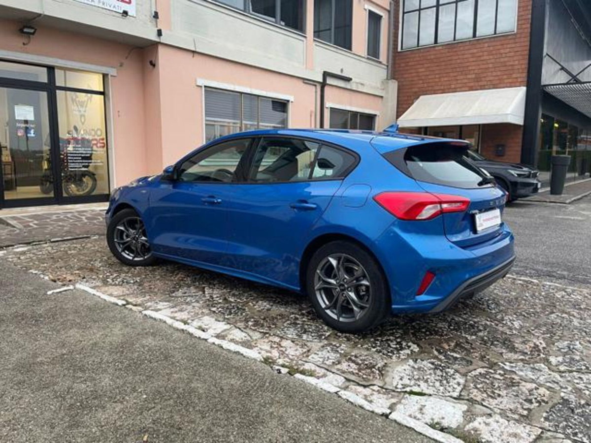 Ford Focus 1.0 EcoBoost Hybrid 125 CV Power. 5p. ST-Line Style (4)
