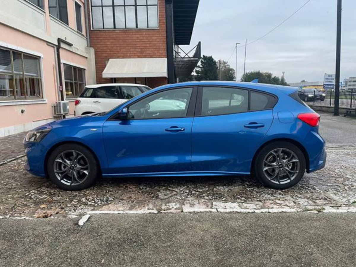 Ford Focus 1.0 EcoBoost Hybrid 125 CV Power. 5p. ST-Line Style (5)