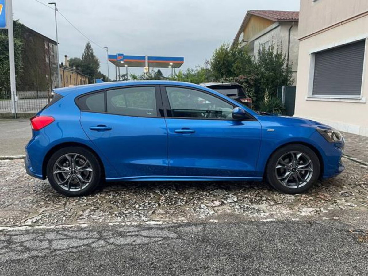 Ford Focus 1.0 EcoBoost Hybrid 125 CV Power. 5p. ST-Line Style (9)