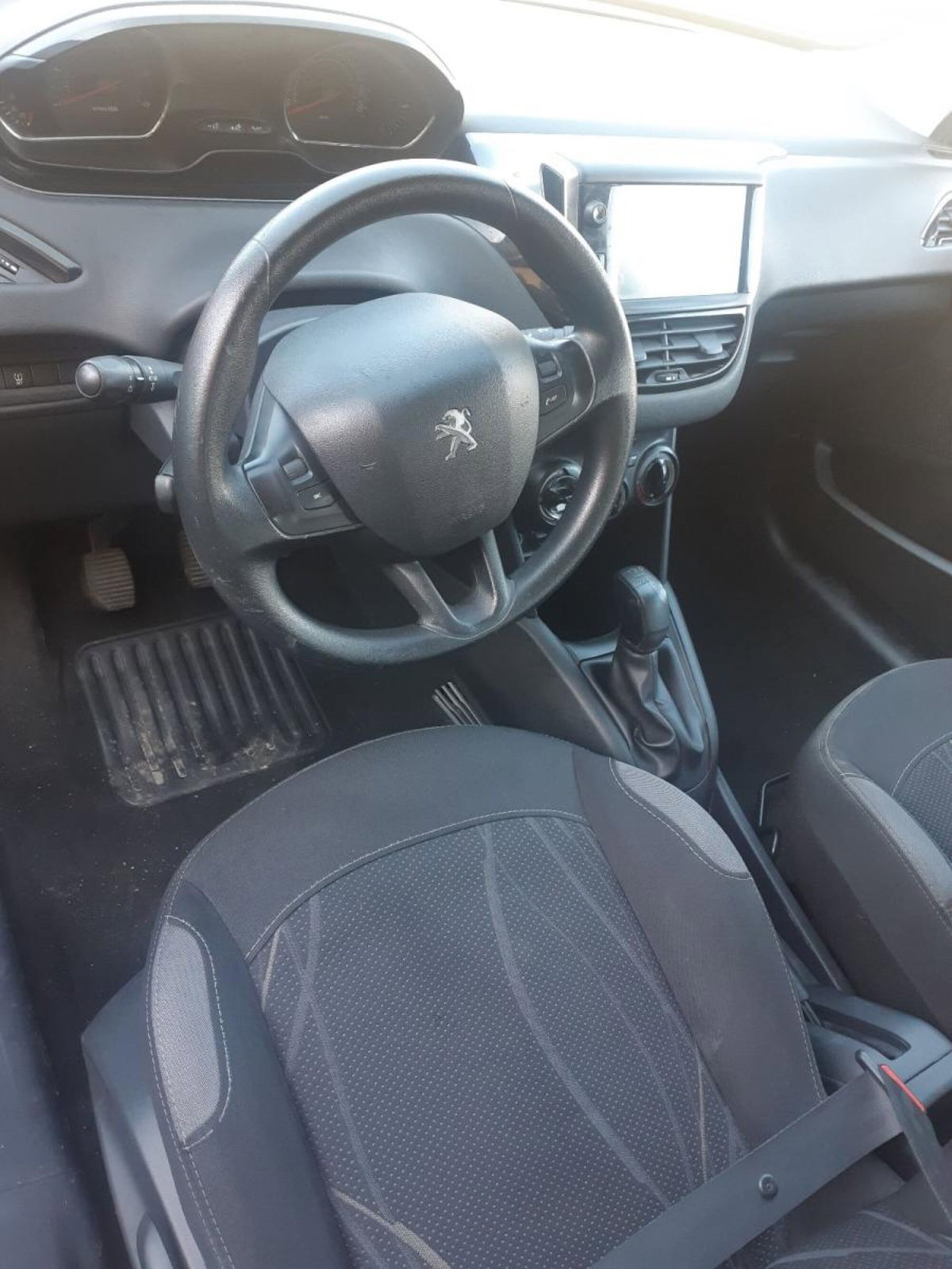 Peugeot 208 HDi 68 CV 5 porte Active (4)