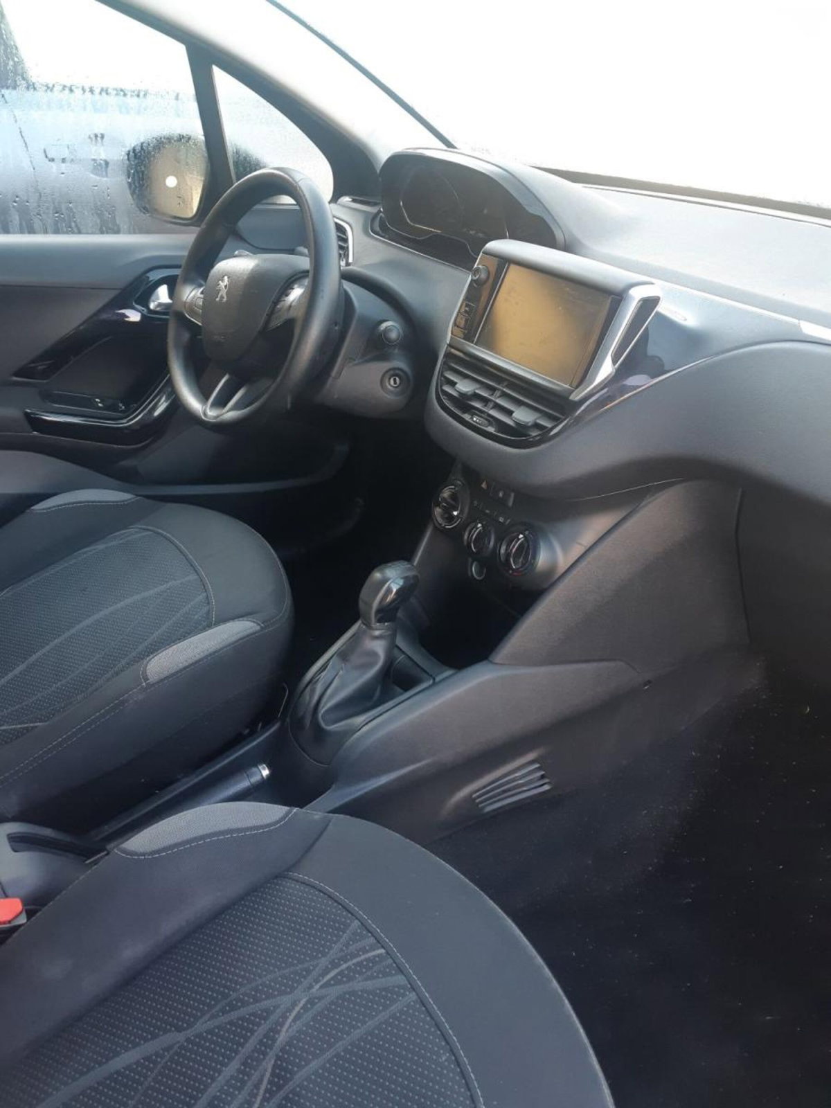 Peugeot 208 HDi 68 CV 5 porte Active (5)