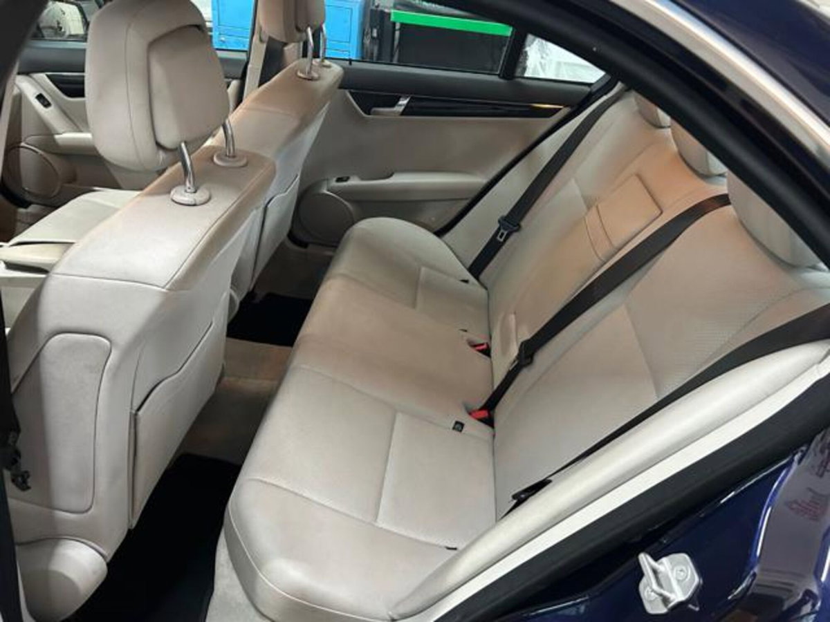 Mercedes-Benz Classe C 220 CDI BlueEFFICIENCY Executive (18)