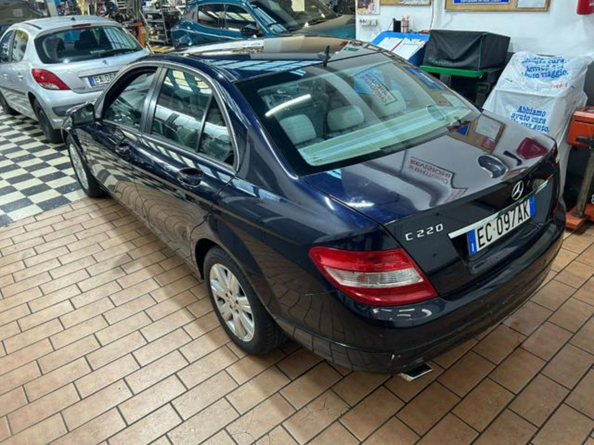 Mercedes-Benz Classe C 220 CDI BlueEFFICIENCY Executive (3)