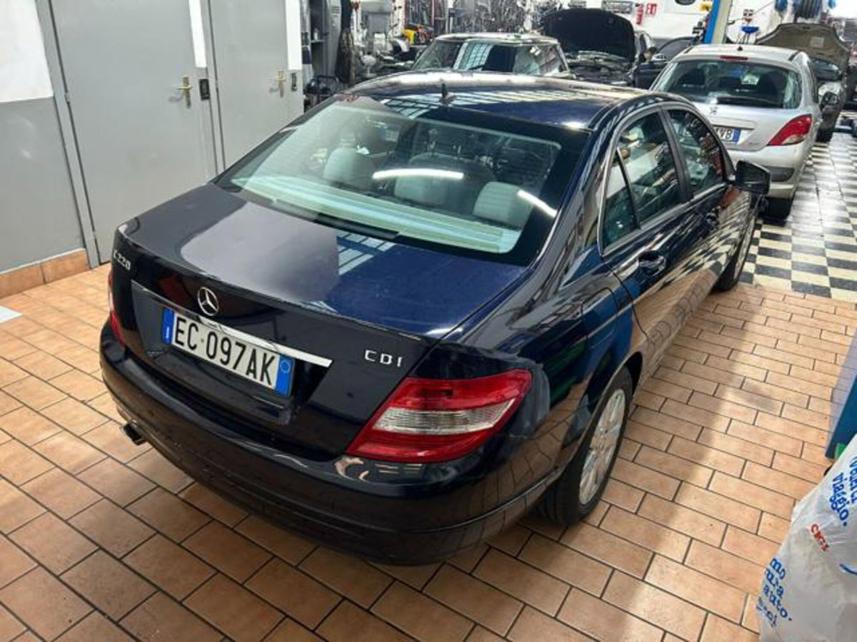 Mercedes-Benz Classe C 220 CDI BlueEFFICIENCY Executive (4)