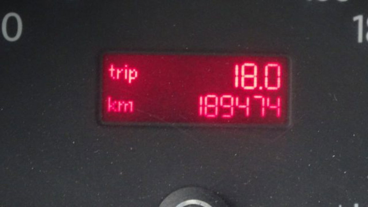 Volkswagen New Beetle Cabrio TDI 105CV (16)