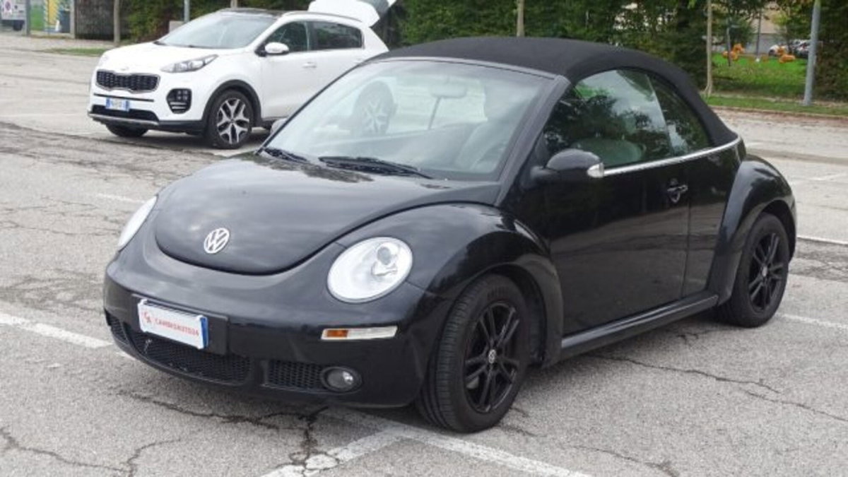 Volkswagen New Beetle Cabrio TDI 105CV (3)
