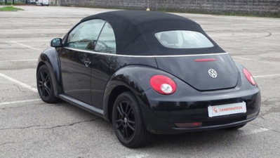Volkswagen New Beetle Cabrio TDI 105CV (5)
