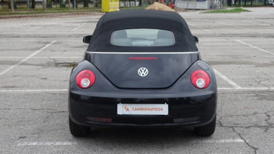Volkswagen New Beetle Cabrio TDI 105CV (6)
