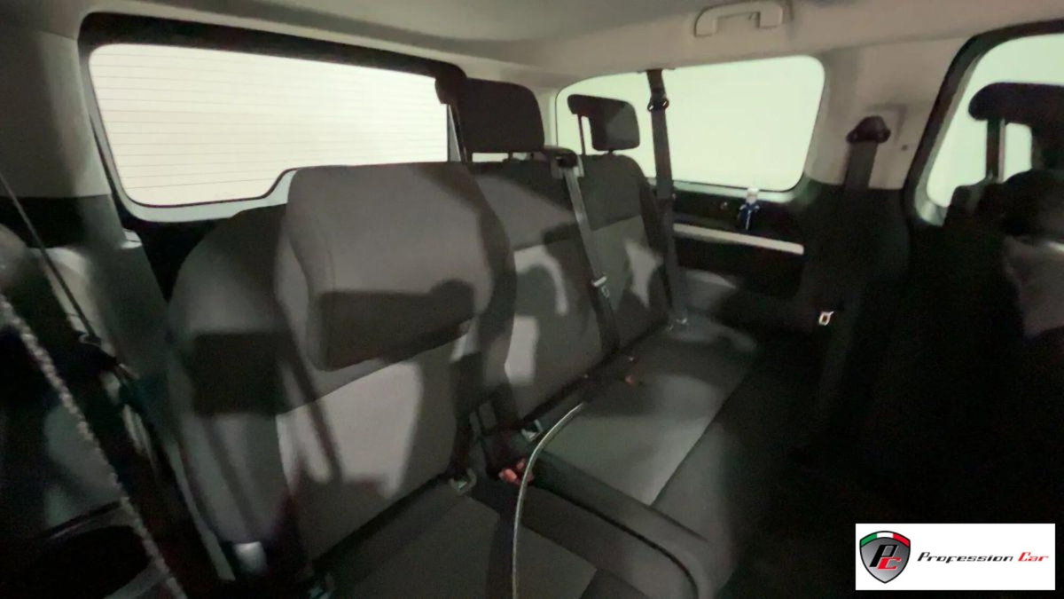Peugeot Traveller BlueHDi 120 S&S Long Business (17)