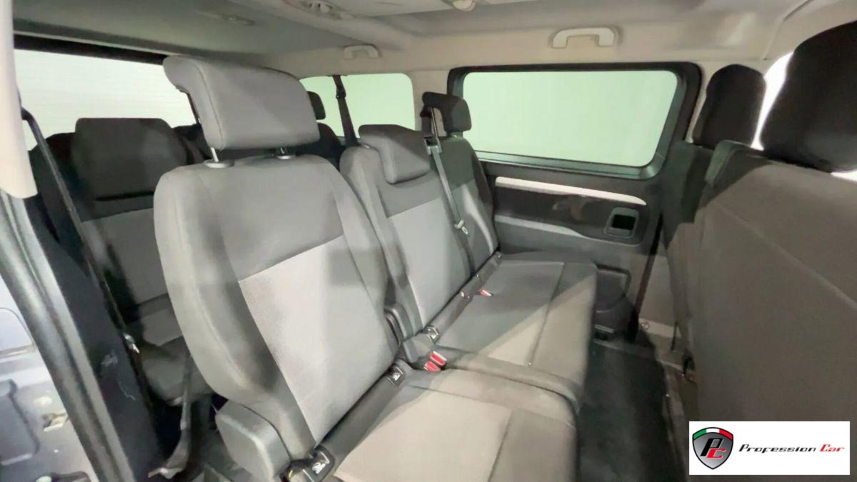 Peugeot Traveller BlueHDi 120 S&S Long Business (18)