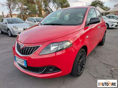Lancia Ypsilon 1.0 FireFly 5 porte S&S Hybrid Ecochic Silver  usata