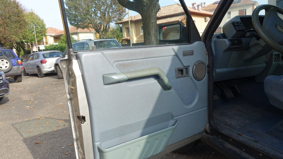 Land Rover Discovery 2.5 Tdi 3 porte (9)