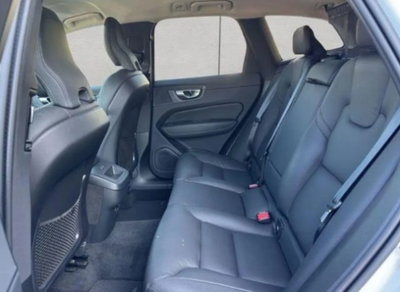 Volvo XC60 B4 (d) AWD automatico Plus Dark (18)