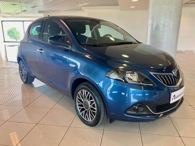 Lancia Ypsilon 1.0 FireFly 5 porte S&S Hybrid Ecochic A. Ferretti usata