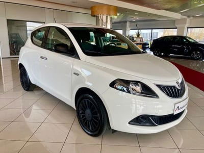 Lancia Ypsilon 1.0 FireFly 5 porte S&S Hybrid Gold Plus usata