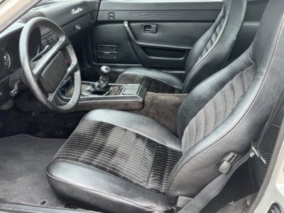 Porsche 924 Coupé 2.0 Turbo (10)