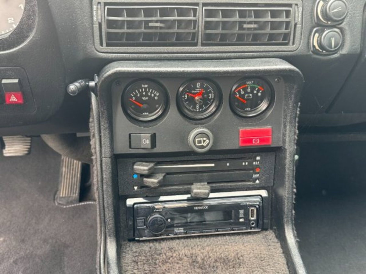 Porsche 924 Coupé 2.0 Turbo (16)