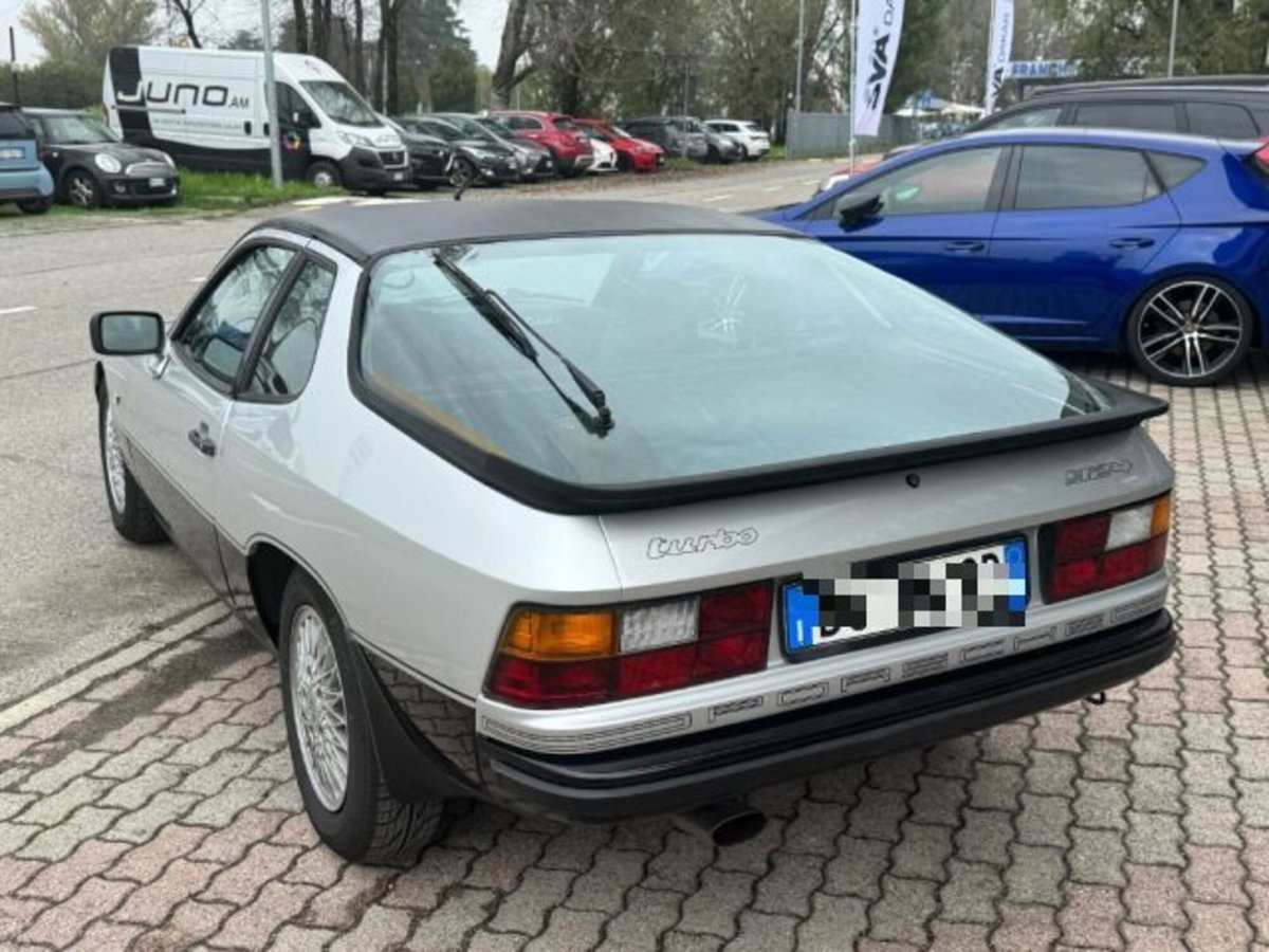 Porsche 924 Coupé 2.0 Turbo (7)