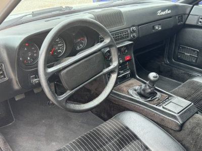 Porsche 924 Coupé 2.0 Turbo (9)