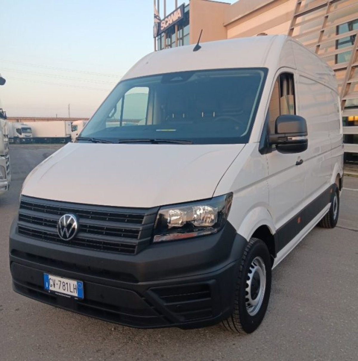 Volkswagen Veicoli Commerciali Crafter Furgone 30 2.0 TDI 140CV PM-TA Furgone Logistic (2)