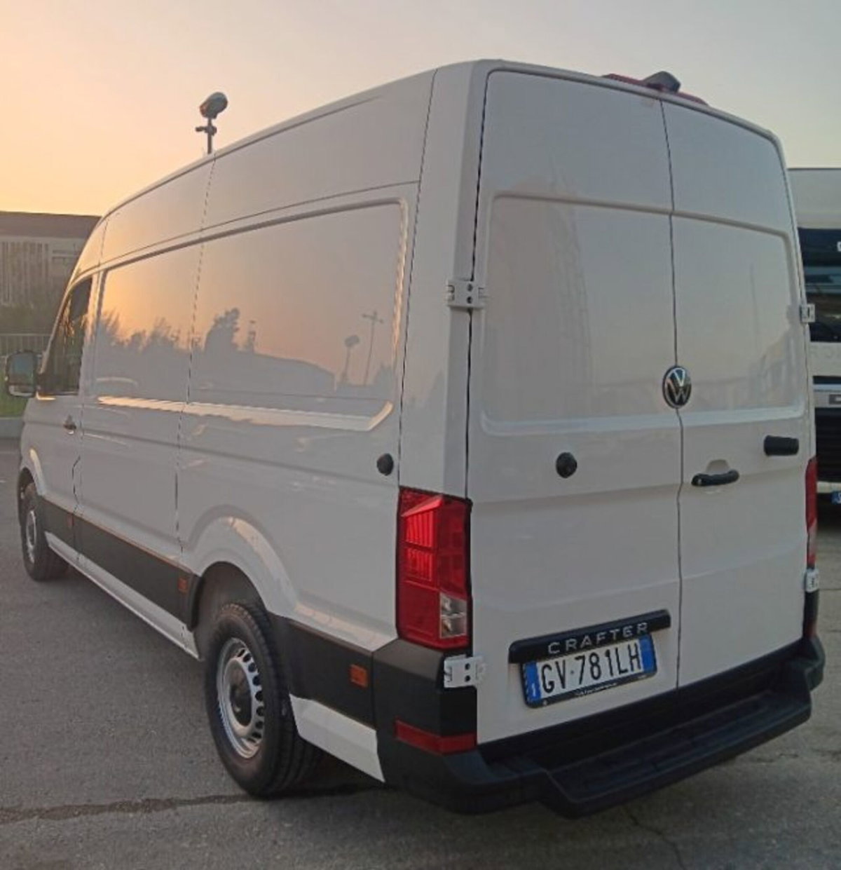 Volkswagen Veicoli Commerciali Crafter Furgone 30 2.0 TDI 140CV PM-TA Furgone Logistic (3)