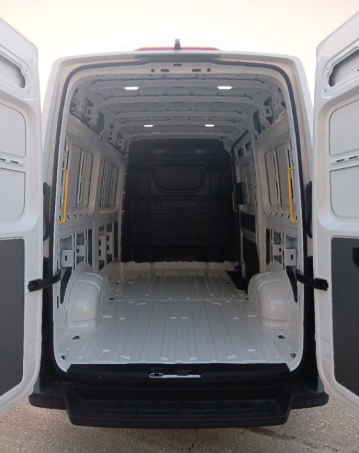 Volkswagen Veicoli Commerciali Crafter Furgone 30 2.0 TDI 140CV PM-TA Furgone Logistic (4)