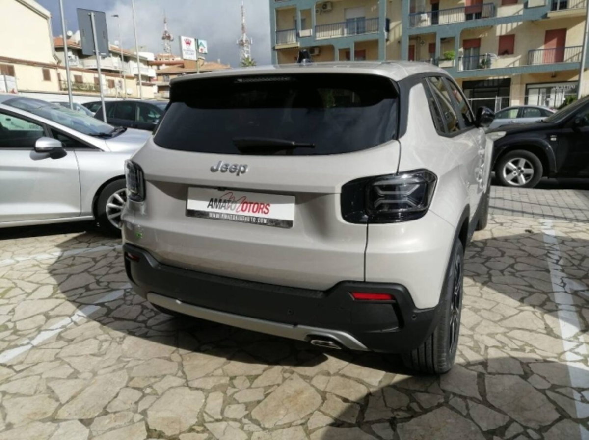 Jeep Avenger 1.2 turbo e-hybrid mhev Summit fwd 110cv edct6 (4)