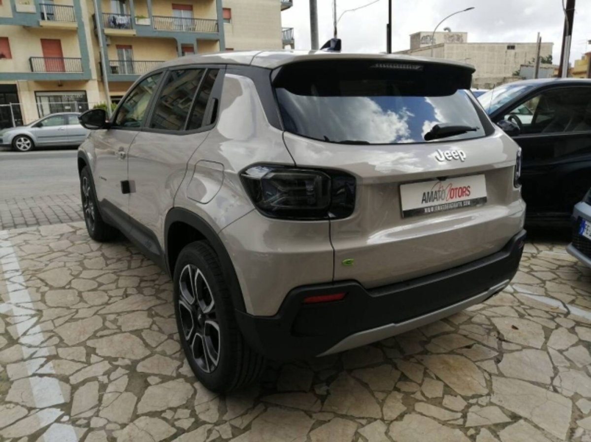 Jeep Avenger 1.2 turbo e-hybrid mhev Summit fwd 110cv edct6 (6)