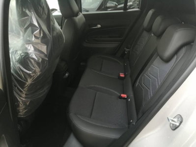 Jeep Avenger 1.2 turbo e-hybrid mhev Summit fwd 110cv edct6 (9)