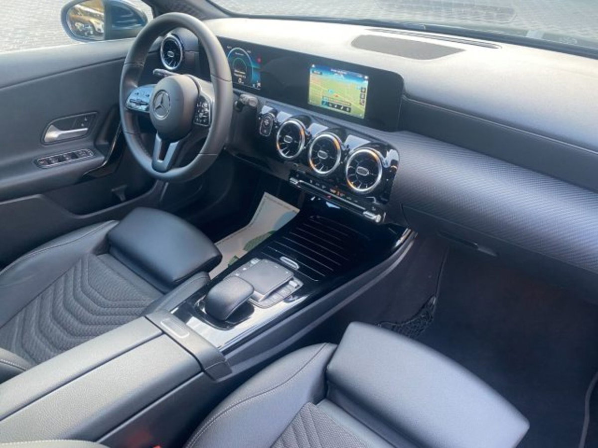 Mercedes-Benz Classe A Sedan 180 d Automatic 4p. Sport (10)