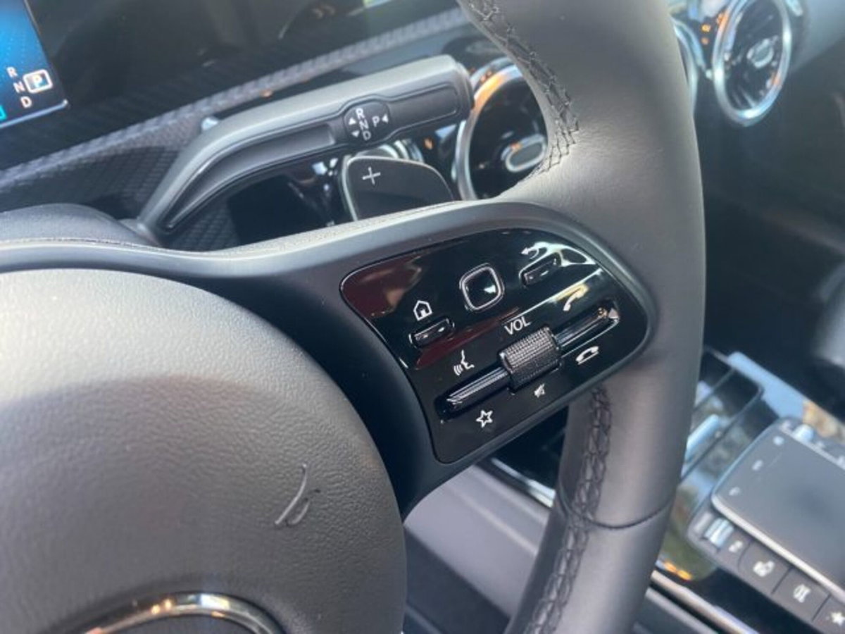 Mercedes-Benz Classe A Sedan 180 d Automatic 4p. Sport (13)