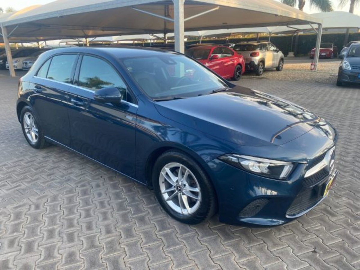 Mercedes-Benz Classe A Sedan 180 d Automatic 4p. Sport (2)