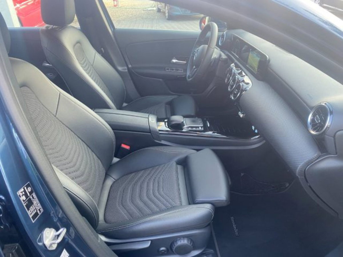 Mercedes-Benz Classe A Sedan 180 d Automatic 4p. Sport (9)
