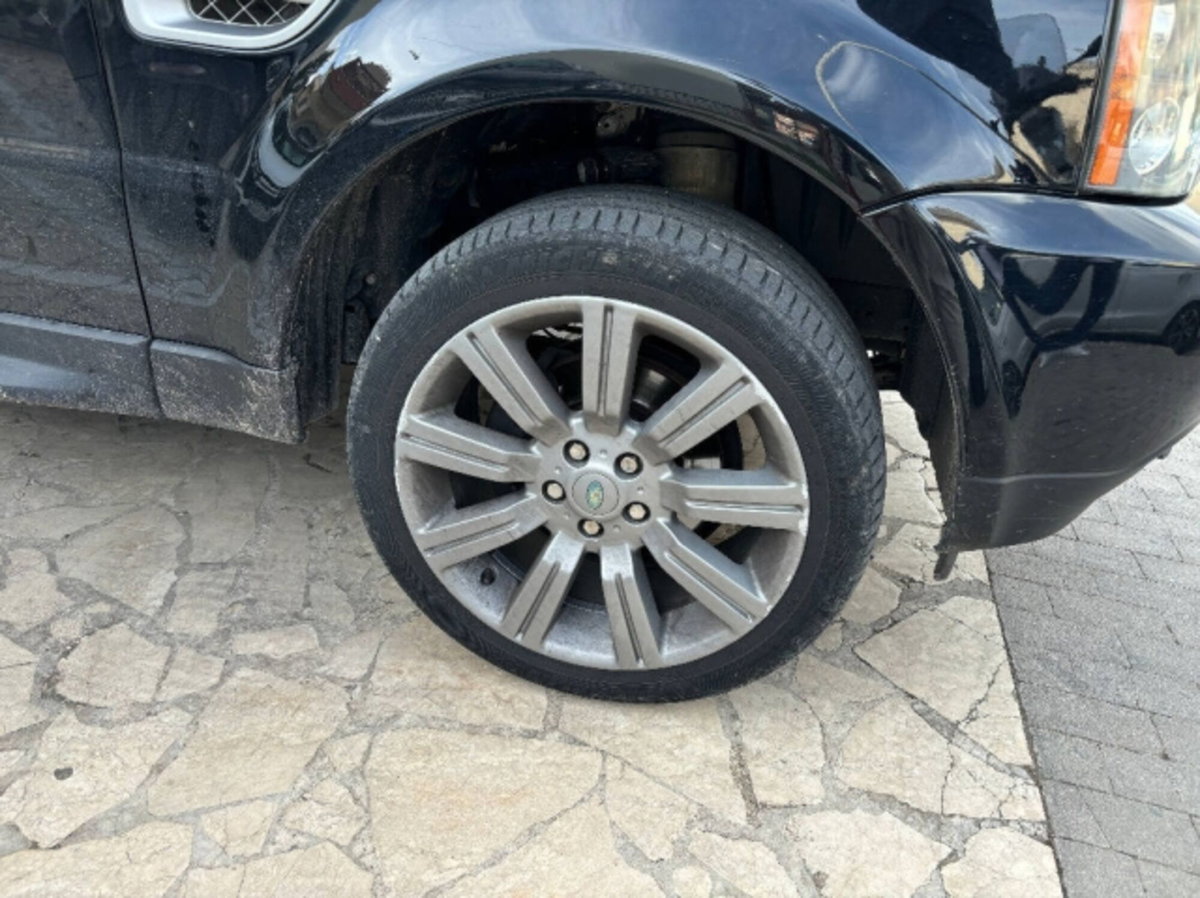Land Rover Range Rover Sport 2.7 TDV6 HSE (17)