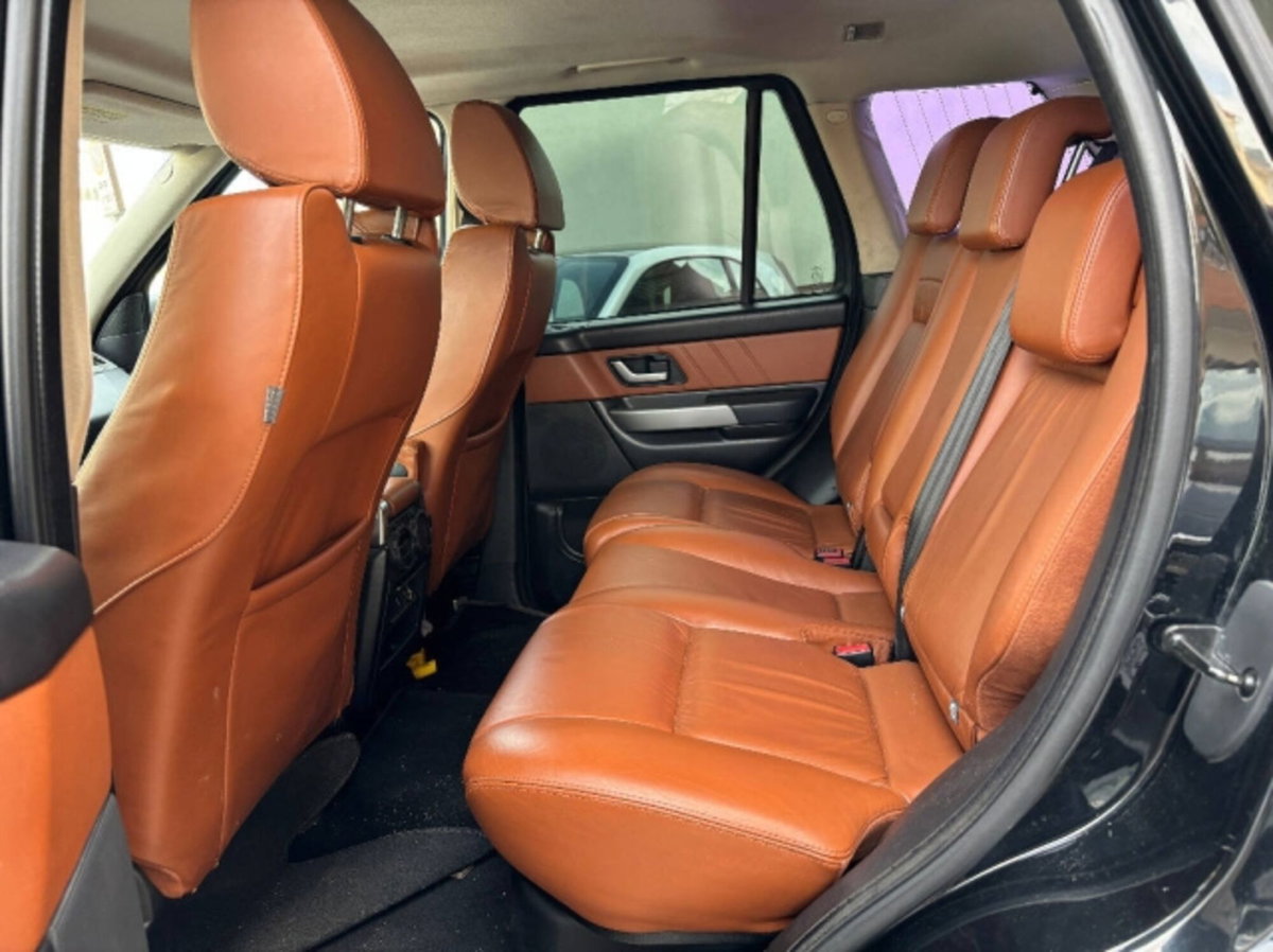 Land Rover Range Rover Sport 2.7 TDV6 HSE (9)