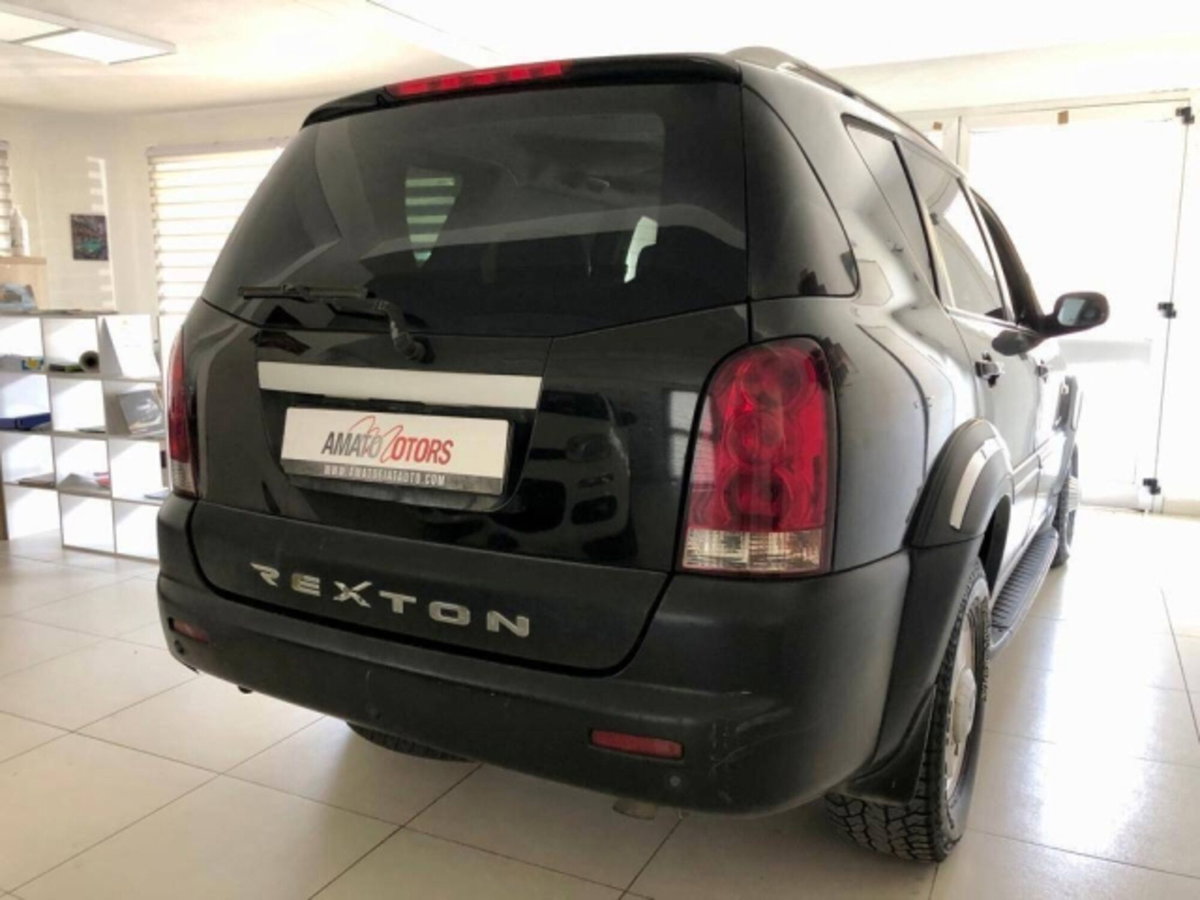 Ssangyong Rexton 2.7 XDi cat Plus (6)