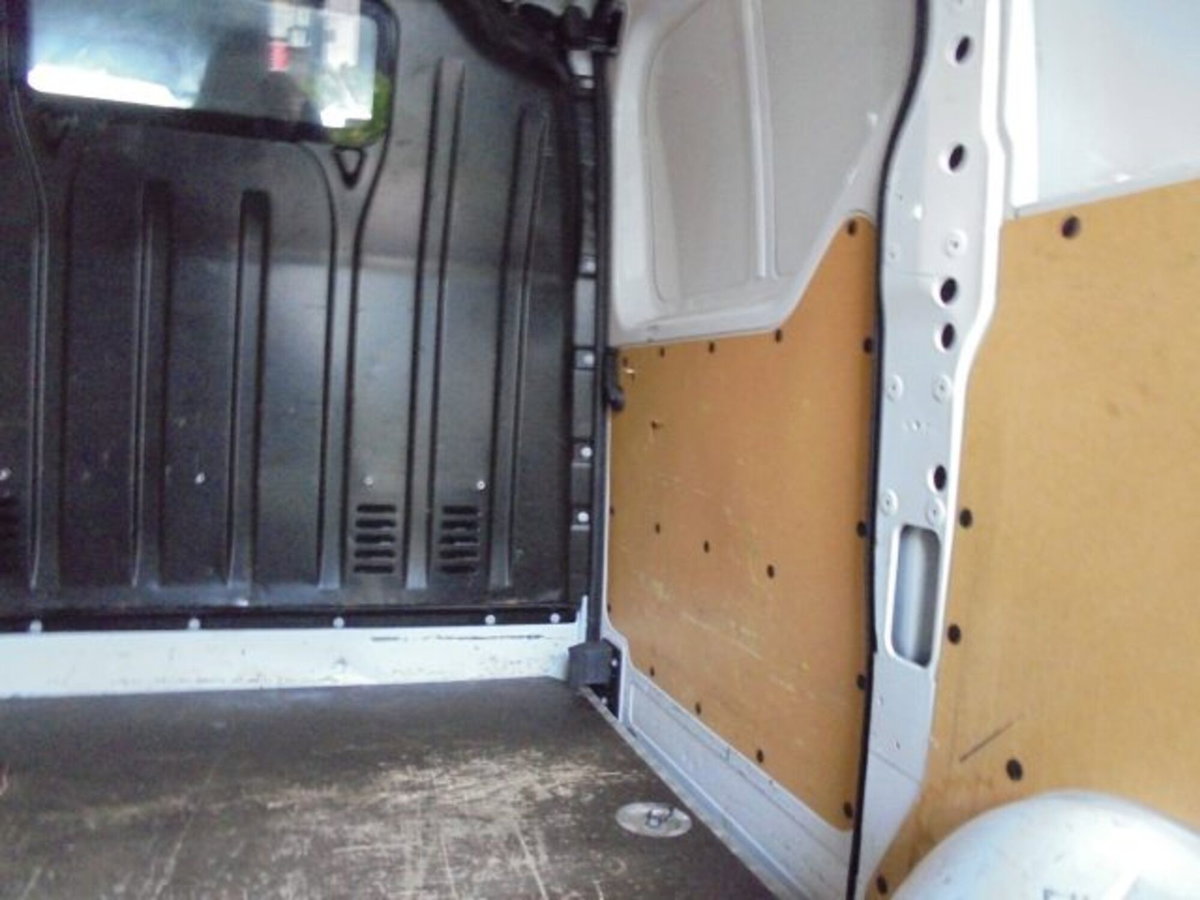 Opel Movano Furgone 35 2.3 CDTI 110CV PC-TM FWD Furgone (10)