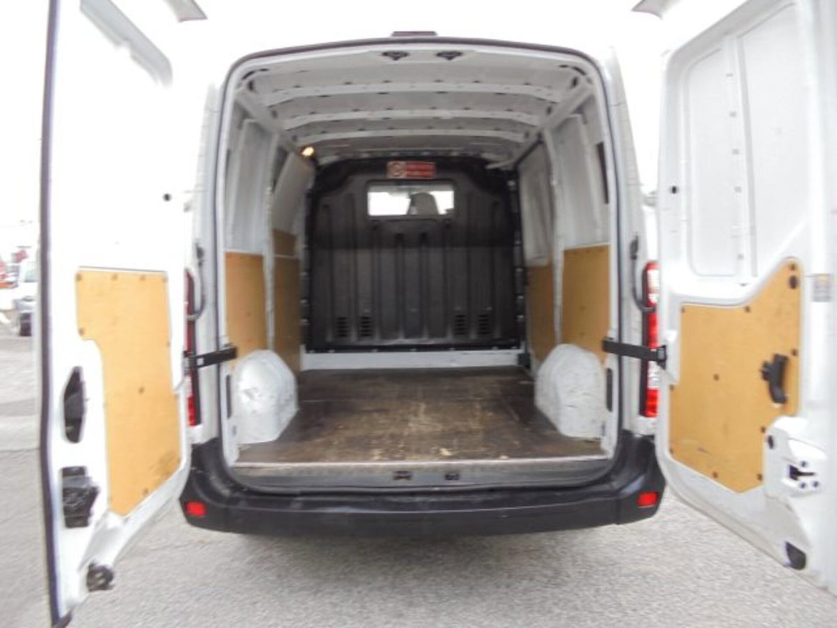 Opel Movano Furgone 35 2.3 CDTI 110CV PC-TM FWD Furgone (8)