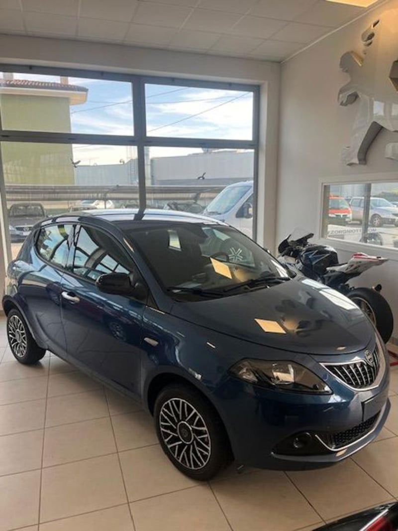 Lancia Ypsilon 1.0 FireFly 5 porte S&S Hybrid Gold Plus