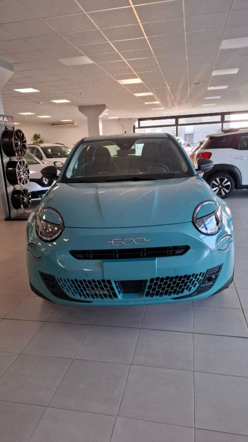 Fiat 600 1.2 hybrid 110cv auto