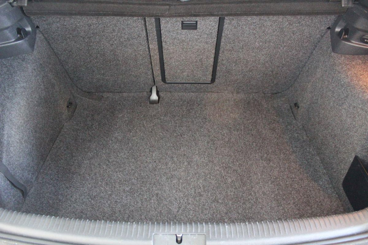 Volkswagen Golf 1.4 TSI 160CV DSG 5p. Highline (20)