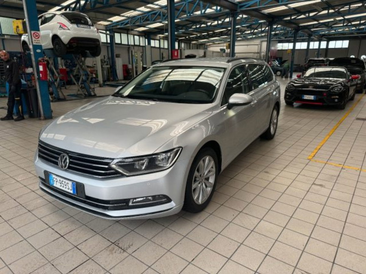 Volkswagen Passat Variant 2.0 TDI DSG Executive BlueMotion Tech. (2)