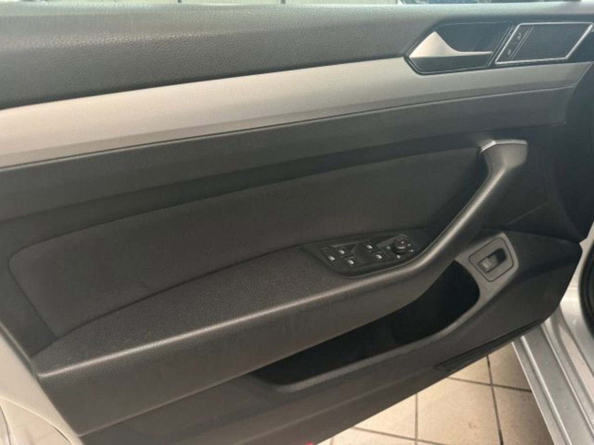 Volkswagen Passat Variant 2.0 TDI DSG Executive BlueMotion Tech. (8)