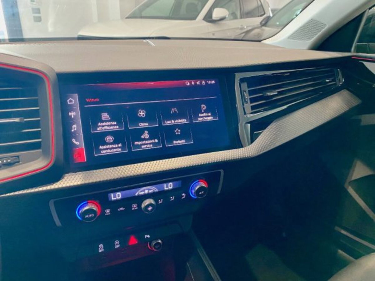 Audi A1 allstreet allstreet 30 TFSI S tronic Identity Contrast (14)