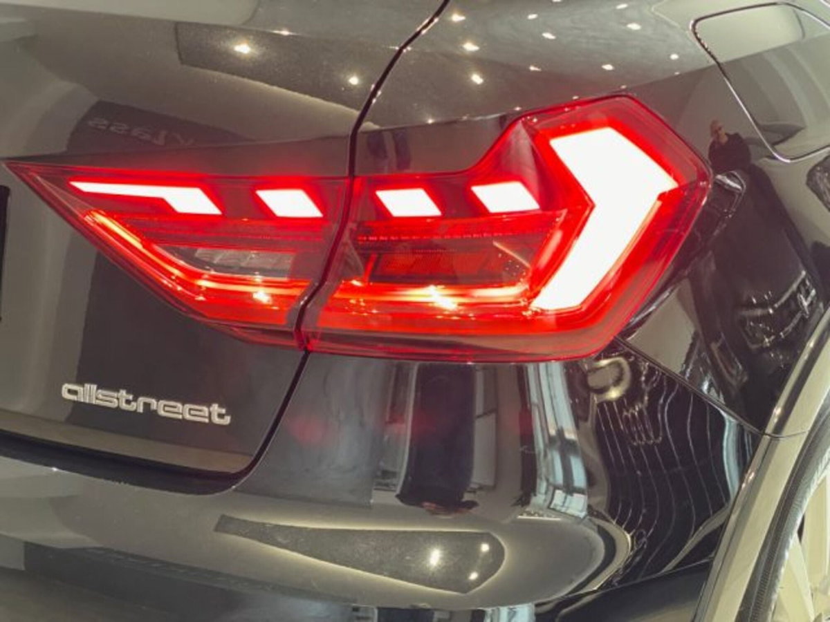 Audi A1 allstreet allstreet 30 TFSI S tronic Identity Contrast (7)